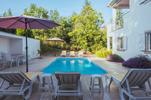 Load image into Gallery viewer, Casa Limao holiday rental villa
